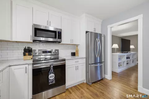 Kitchen - 18 Vale Rd, Brookfield, CT 06804 photo 4 of 5