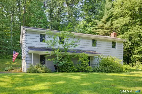 18 Vale Rd, Brookfield, CT 06804