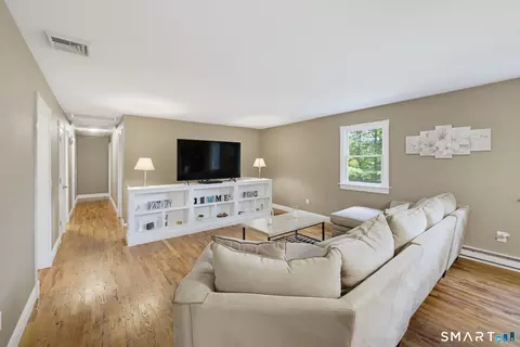 Entry Way - 18 Vale Rd, Brookfield, CT 06804 photo 1 of 2