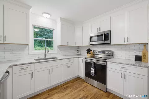 Kitchen - 18 Vale Rd, Brookfield, CT 06804 photo 2 of 5