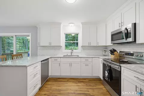 Kitchen - 18 Vale Rd, Brookfield, CT 06804 photo 3 of 5