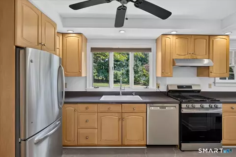 Kitchen - 58 Myra Rd, Hamden, CT 06517 photo 3 of 5