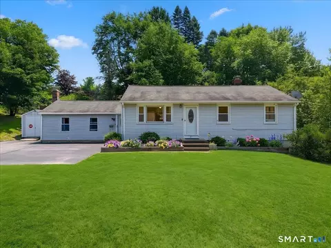 87 James St, Colchester, CT 06415