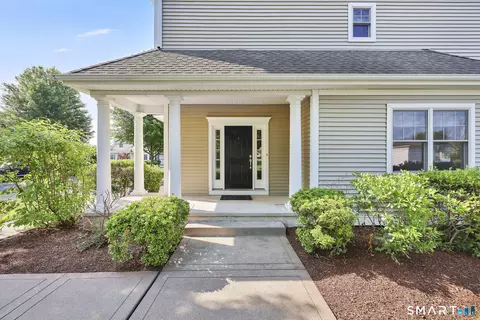 19 Turnberry Ln #19, Bloomfield, CT 06002