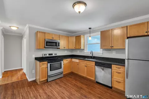 Kitchen - 10 Highland Dr, Clinton, CT 06413 photo 2 of 4