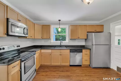 Kitchen - 10 Highland Dr, Clinton, CT 06413 photo 1 of 4
