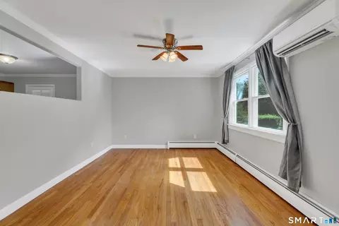 Living - 10 Highland Dr, Clinton, CT 06413 photo 2 of 6