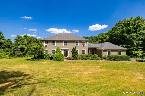 18 South St, Woodbury, CT 06798
