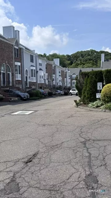 2612 North Ave #E9, Bridgeport, CT 06604