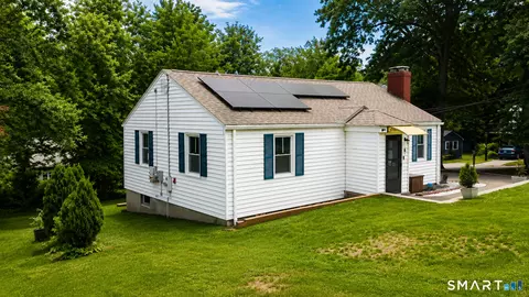 6 Sinclair St, Windsor, CT 06095 photo 2