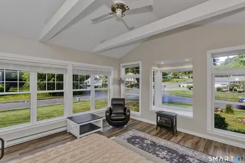 148 Clover Hill Dr, Agawam, MA 01030
