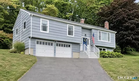 25 Fowler Ter, Milford, CT 06460