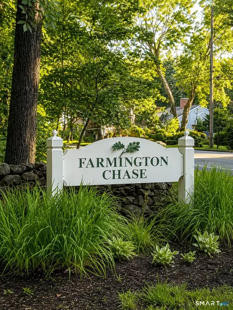 5 Farmington Chase Cres, Farmington, CT 06032