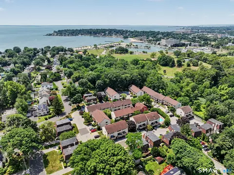202 Soundview Ave #14, Stamford, CT 06902