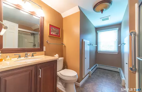Bath - 798 Wells Rd, Wethersfield, CT 06109 photo 3 of 4