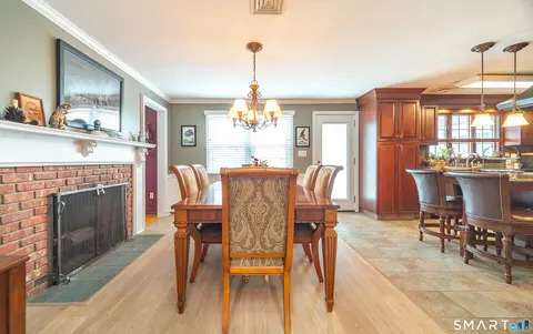 Dining - 798 Wells Rd, Wethersfield, CT 06109 photo 2 of 3