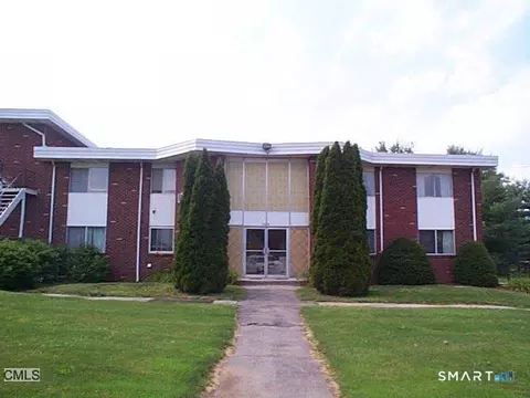 40 Candlewood Lake Rd S #1, New Milford, CT 06776
