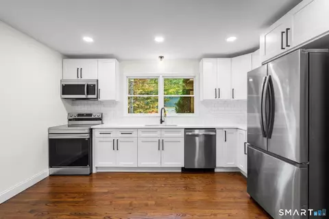 Kitchen - 18 Happy Acres Rd, Clinton, CT 06413 photo 1 of 2