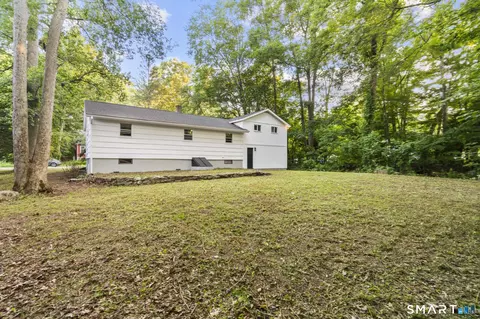 Exterior - 18 Happy Acres Rd, Clinton, CT 06413 photo 4 of 4