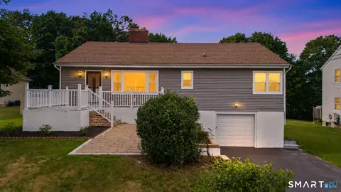 12 Homestead Pl, Branford, CT 06405