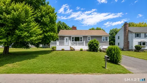 12 Homestead Pl, Branford, CT 06405