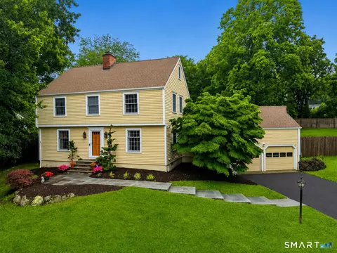 14 Woodchuck Ln, Ridgefield, CT 06877