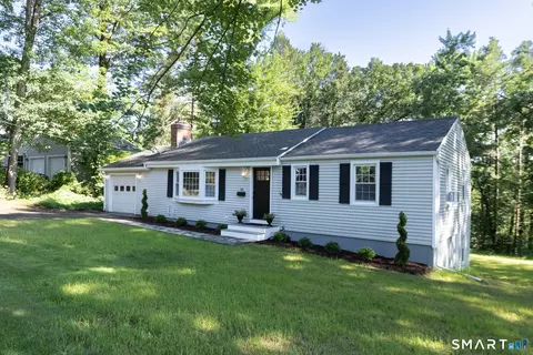 33 Carver Cir, Simsbury, CT 06070