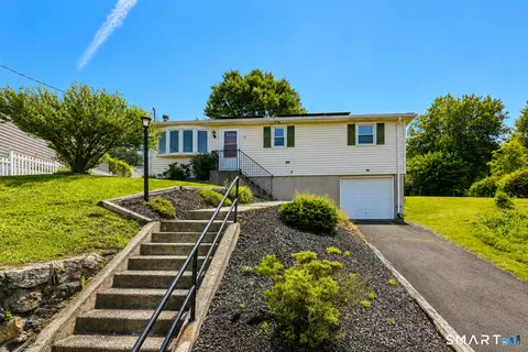 51 Turner Ave, Watertown, CT 06779