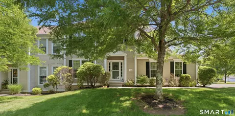 224 Sterling Dr, Newington, CT 06111