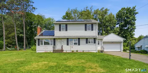 213 Acme Dr, Middlebury, CT 06762