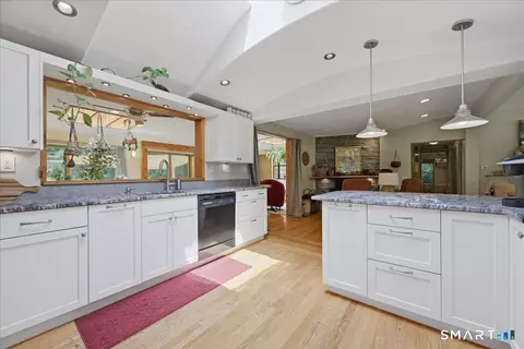 Kitchen - 15 Mitchell Dr, Niantic, CT 06357 photo 4 of 5