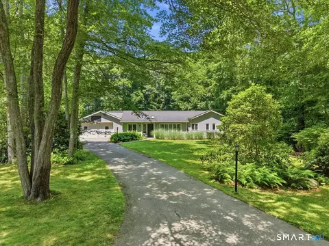 Exterior - 15 Mitchell Dr, Niantic, CT 06357 photo 2 of 6