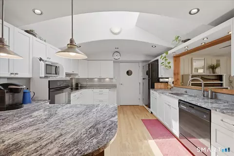 Kitchen - 15 Mitchell Dr, Niantic, CT 06357 photo 1 of 5