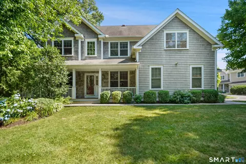 2 Blue Mountain Ct, Norwalk, CT 06851