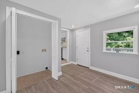 Entry Way - 152 Summit Rd, Prospect, CT 06712 photo 3 of 11