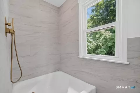 Bath - 152 Summit Rd, Prospect, CT 06712 photo 2 of 2