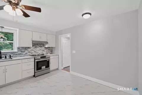 Entry Way - 152 Summit Rd, Prospect, CT 06712 photo 1 of 11