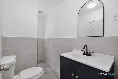Bath - 152 Summit Rd, Prospect, CT 06712 photo 1 of 2