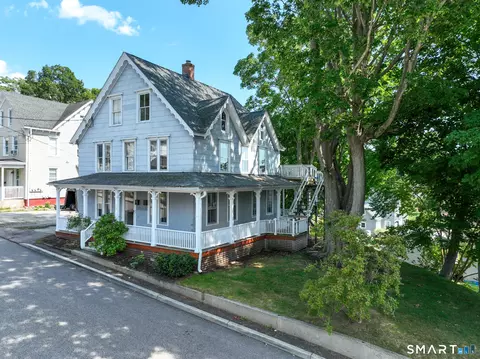 59 School St, Groton, CT 06340