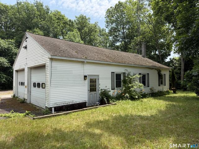 10 Mains Crossing Rd, North Stonington, CT 06359