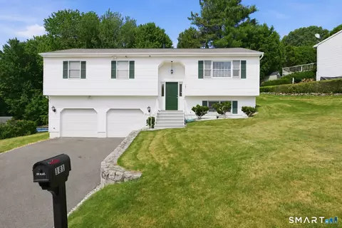 181 Haddad Rd, Waterbury, CT 06708