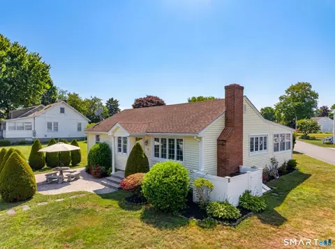 28 Bellaire Dr, Old Saybrook, CT 06475