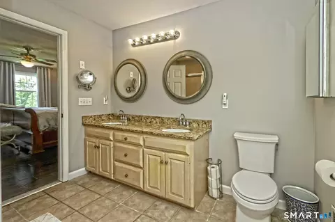 Bath - 36 Devonshire Ln, Madison, CT 06443 photo 4 of 4