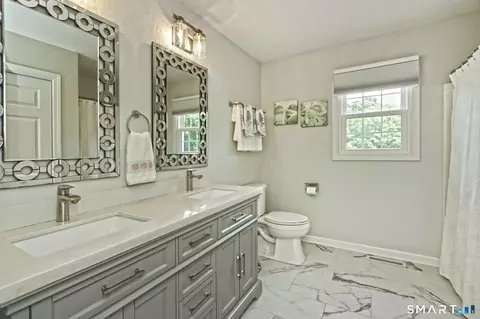 Bath - 36 Devonshire Ln, Madison, CT 06443 photo 2 of 4