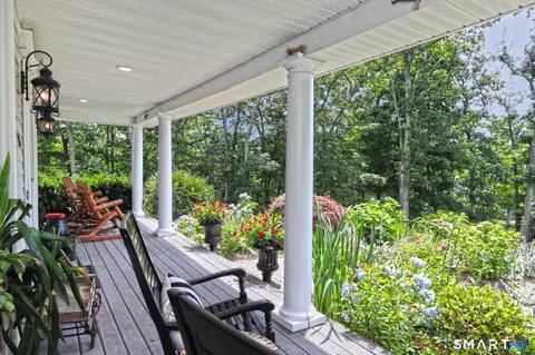 Exterior - 36 Devonshire Ln, Madison, CT 06443 photo 5 of 7