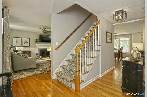 Entry Way - 36 Devonshire Ln, Madison, CT 06443 photo 2 of 4