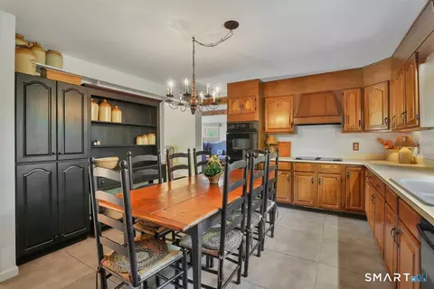 1 E Gate Rd, Danbury, CT 06811 photo 9