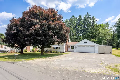 31 Holly St, Waterbury, CT 06706
