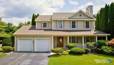 24 Wintonbury Dr, Farmington, CT 06032
