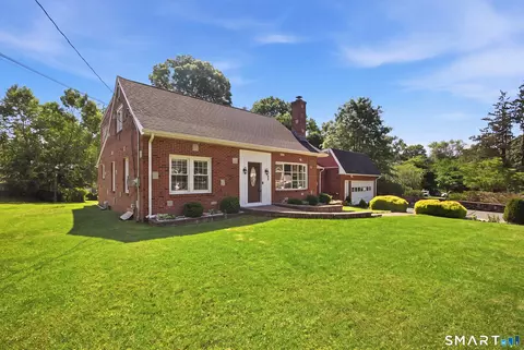 Exterior - 65 Sidehill Rd, Hamden, CT 06517 photo 2 of 9